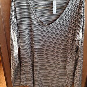 Athleta Women's Large Cloudlight Stratus Striped Top | Like New!!!!